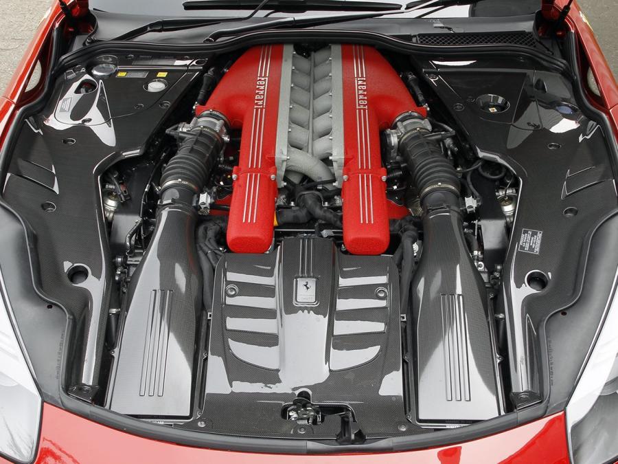  Ferrari F12berlinetta 2012 года  (UK) (фото 8 из 9)